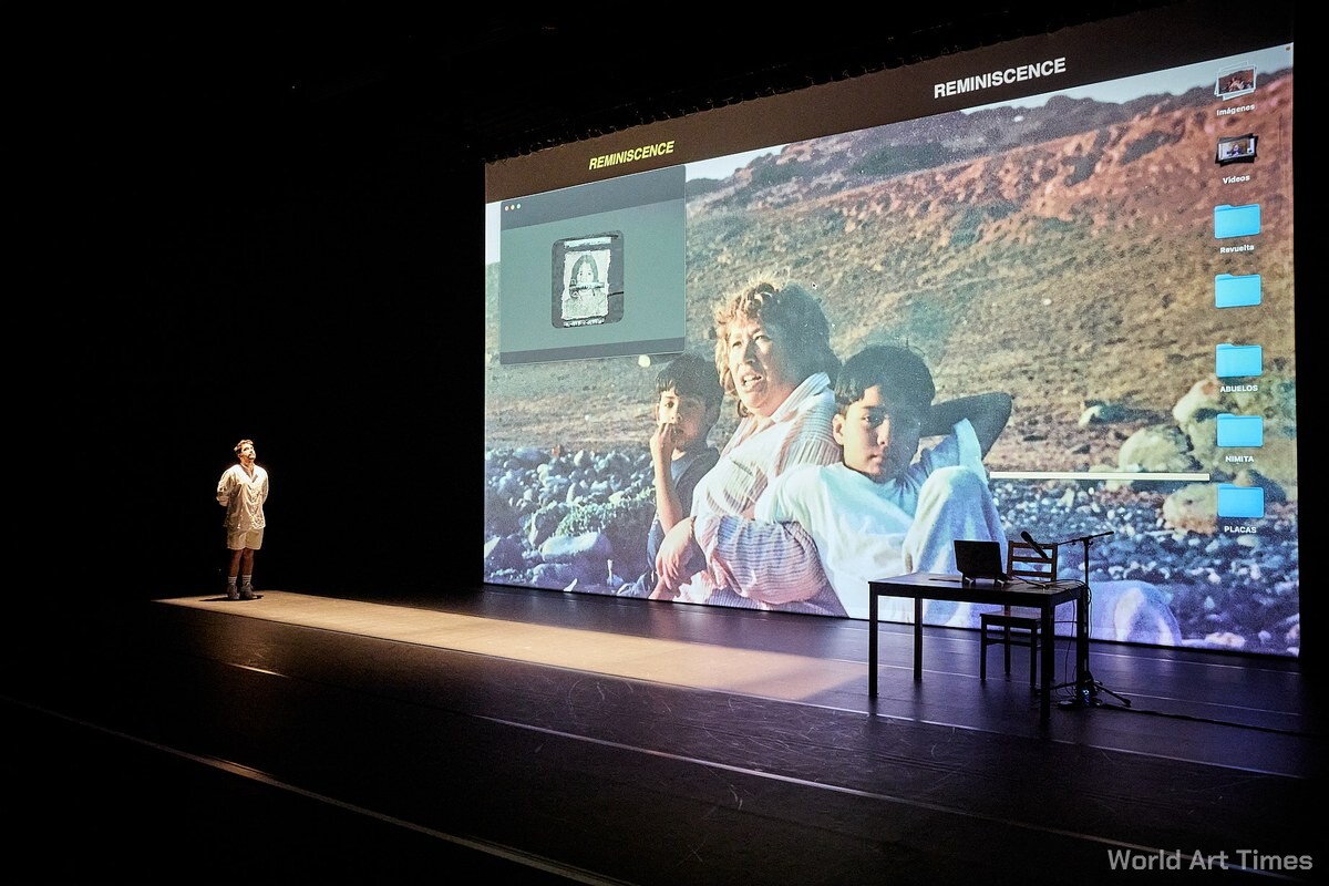왼쪽 〈사이의 거리〉, 오른쪽 〈기억의 저편〉 / 출처: worldarttimes.com