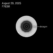 남극 10각형과 북극 6각형 비교 / 출처: ZDNet·ESA/Hubble
