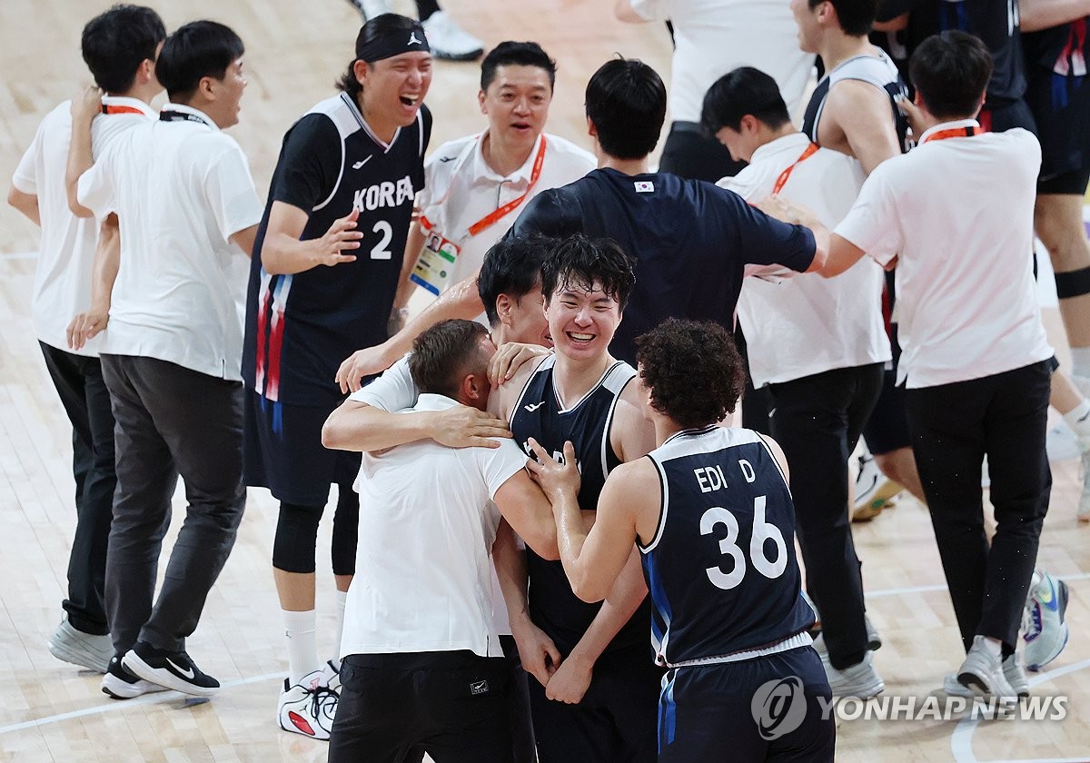 결승 승리와 결승 진출을 확정한 순간의 대표팀 (사진=연합뉴스·기호일보·한국일보)