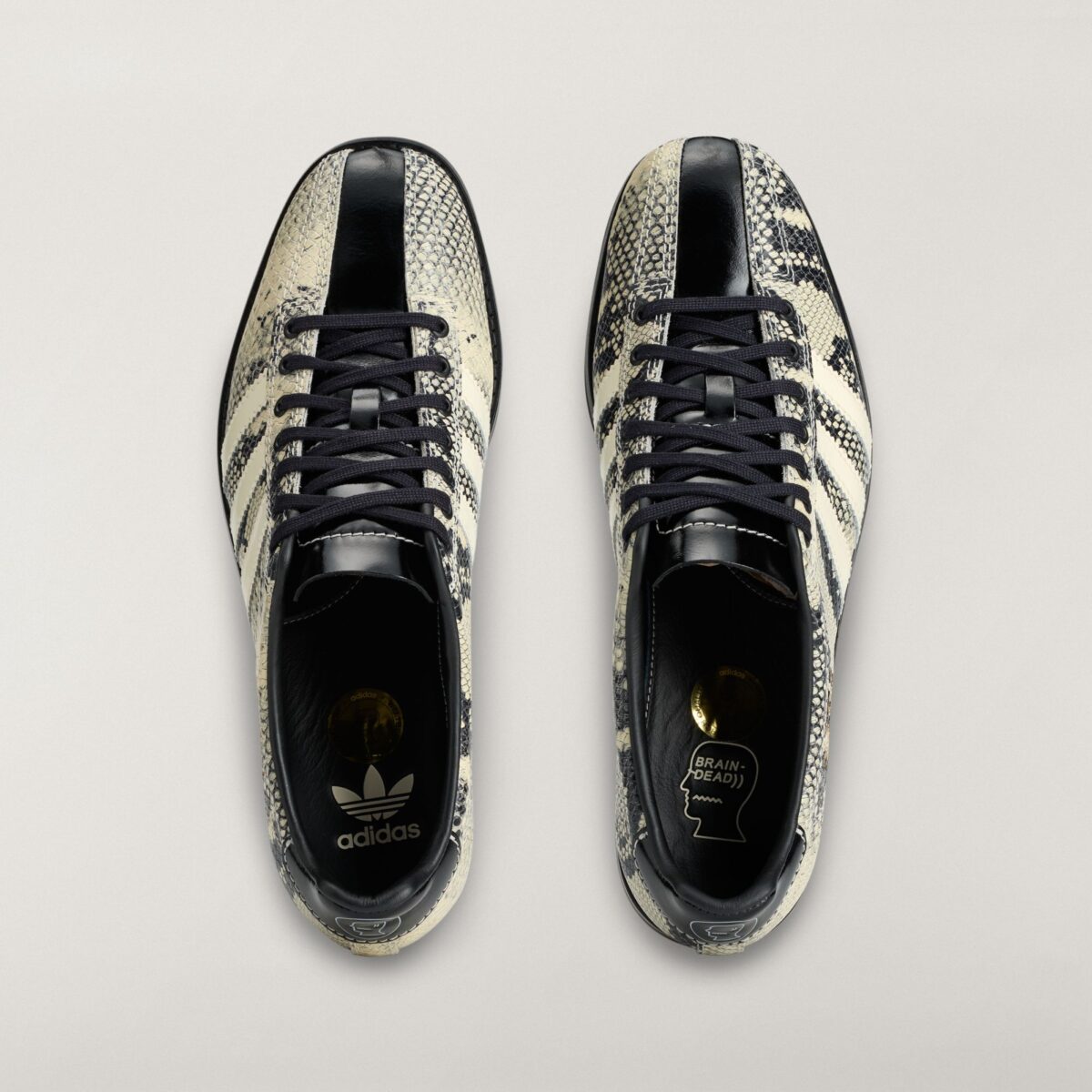삼바 볼링 스네이크스킨(KJ0662) 공식 컷 / 출처: Nice Kicks
