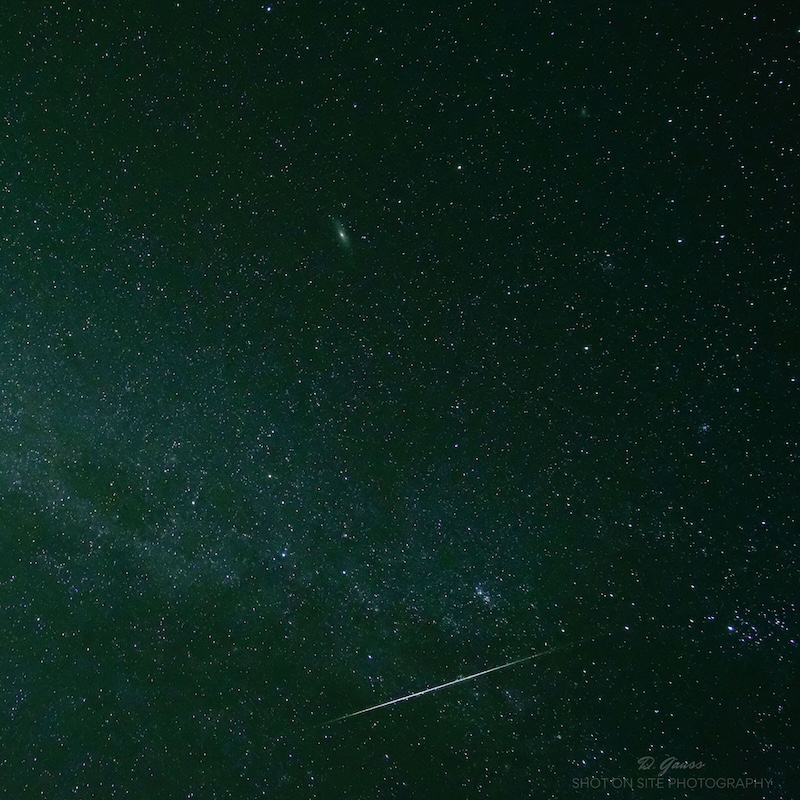 용자리 복사점·별자리 안내와 유성 관측 사진 / 출처: StarWalk · EarthSky