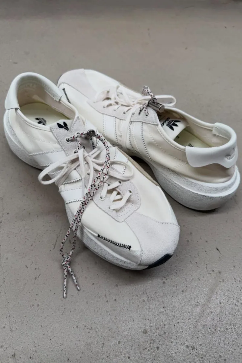 삼바 OG SFTM-010과 SL 72 PRO SFTM-011 / 출처: Hypebeast.KR