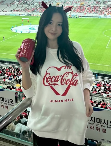 임신설을 불러온 관람 인증샷