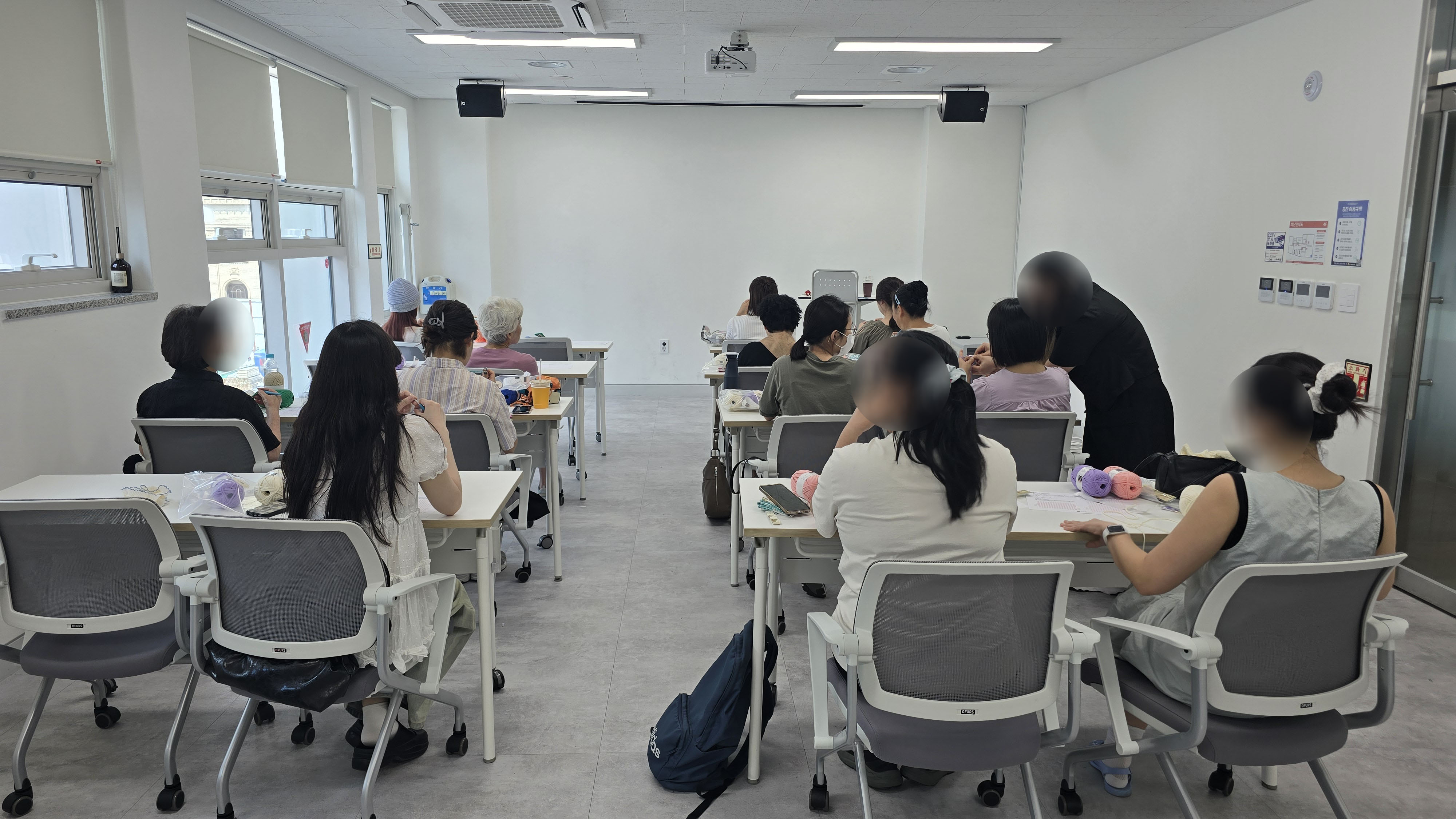 중구생활문화센터 정규과정 뜨개질 활동 사진